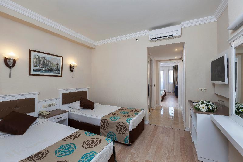 Hotel Primasol Hane Family Side